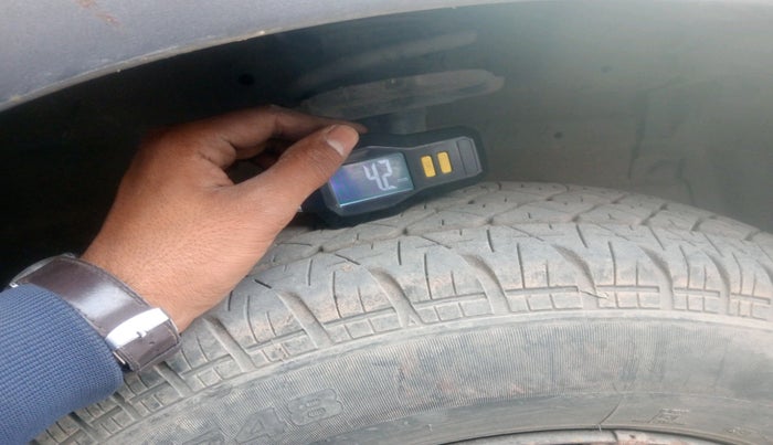 2014 Maruti Swift VXI, Petrol, Manual, 90,819 km, tyre