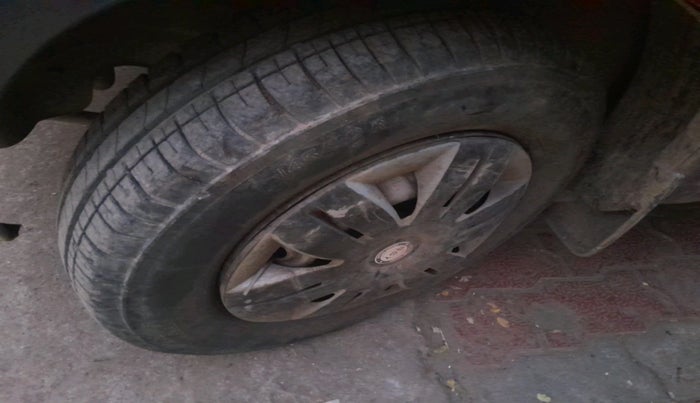 2010 Maruti Alto LXI, Petrol, Manual, 35,355 km, tyre