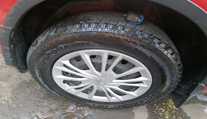 2013 Mahindra XUV500 W6, Diesel, Manual, 1,00,819 km, tyre