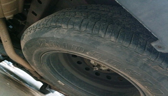 2013 Mahindra XUV500 W6, Diesel, Manual, 1,00,819 km, tyre