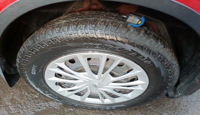 2013 Mahindra XUV500 W6, Diesel, Manual, 1,00,819 km, tyre