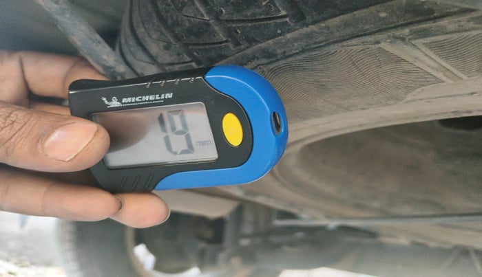 2018 Renault Duster 85 PS RXS MT DIESEL, Diesel, Manual, 1,32,893 km, tyre