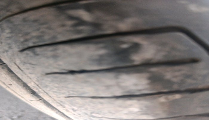 2017 Hyundai Xcent SX 1.2, Petrol, Manual, 55,063 km, tyre