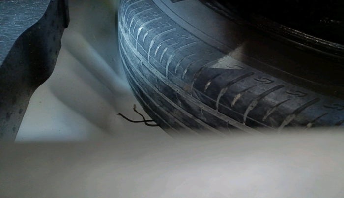 2023 Maruti BREZZA LXI S- CNG, Petrol, Manual, 43,870 km, tyre