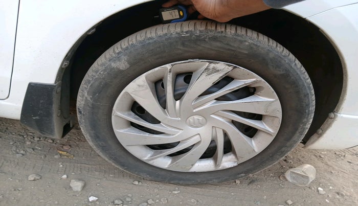 2017 Maruti Ertiga VXI CNG, Petrol, Manual, 1,14,374 km, tyre