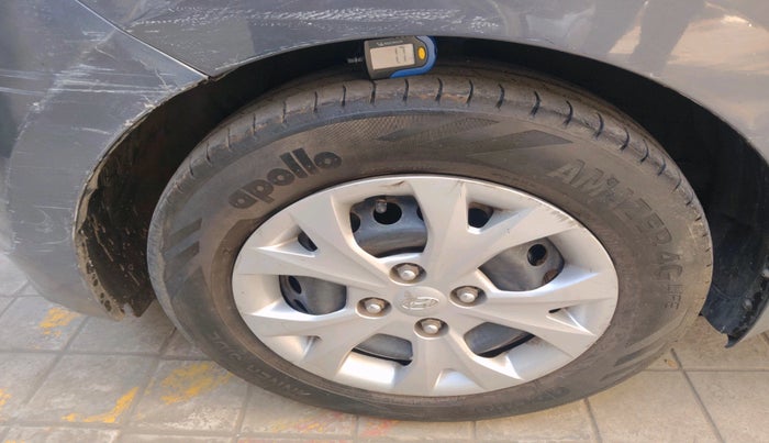 2015 Hyundai Grand i10 SPORTZ 1.2 KAPPA VTVT, Petrol, Manual, 43,000 km, tyre