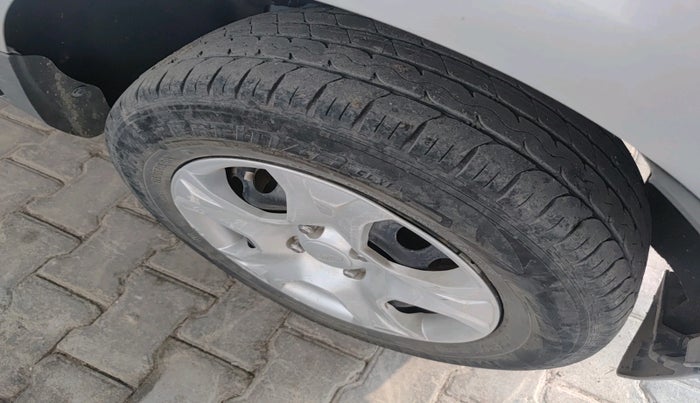 2017 Ford Ecosport TREND 1.5L PETROL, Petrol, Manual, 1,08,543 km, tyre