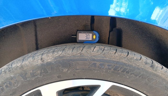 2023 Volkswagen VIRTUS TOPLINE TSI 1.0 AT, Petrol, Automatic, 33,414 km, tyre