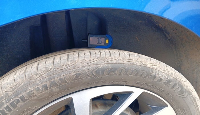 2023 Volkswagen VIRTUS TOPLINE TSI 1.0 AT, Petrol, Automatic, 33,414 km, tyre