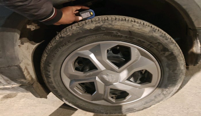 2023 Maruti BREZZA VXI, Petrol, Manual, 26,568 km, tyre