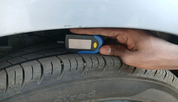 2018 Maruti Ertiga VXI CNG, Petrol, Manual, 57,474 km, tyre