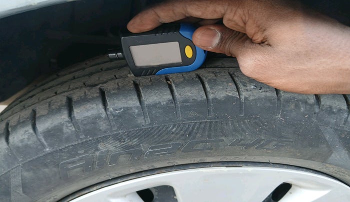 2018 Maruti Ertiga VXI CNG, Petrol, Manual, 57,474 km, tyre