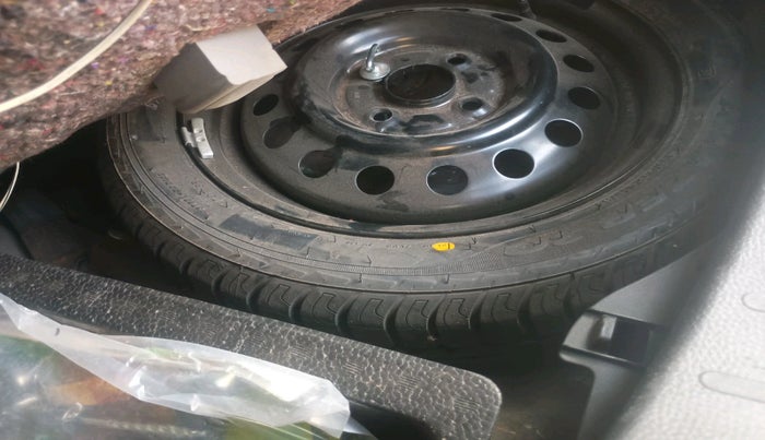 2017 Maruti Wagon R 1.0 VXI AMT, Petrol, Automatic, 13,860 km, tyre