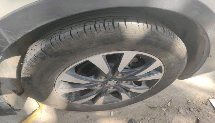 2018 Maruti S Cross ZETA 1.3, Diesel, Manual, 1,86,648 km, tyre