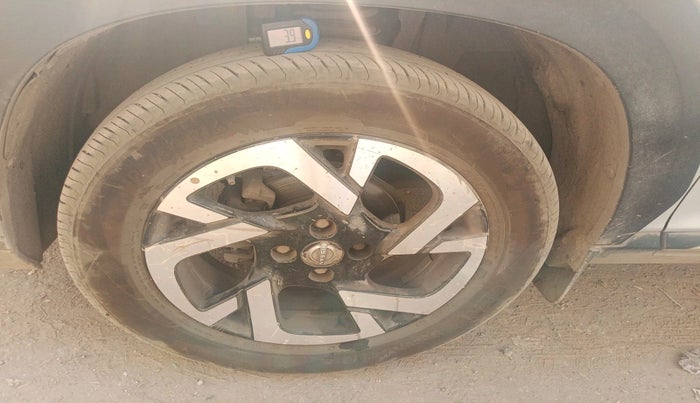 2023 Nissan MAGNITE XV PREMIUM TURBO CVT, Petrol, Automatic, 54,270 km, tyre