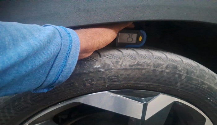 2022 Hyundai ALCAZAR 1.5 SIGNATURE (O) AT 7STR, Diesel, Automatic, 41,731 km, tyre