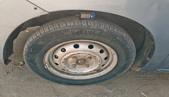 2013 Maruti Wagon R 1.0 LXI CNG, Petrol, Manual, 1,27,427 km, tyre