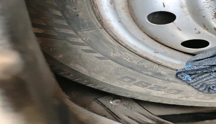 2013 Maruti Wagon R 1.0 LXI CNG, Petrol, Manual, 1,27,427 km, tyre