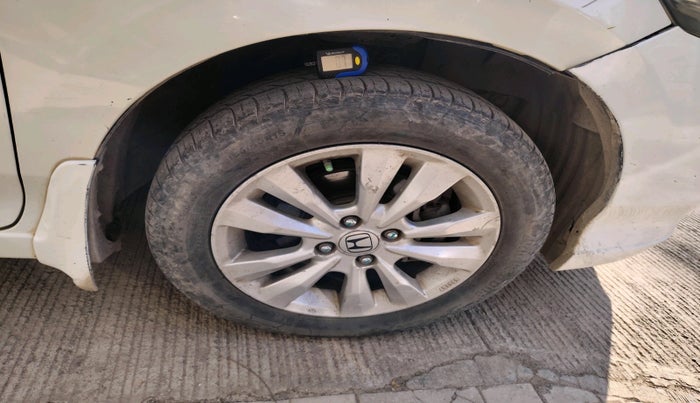 2013 Honda City 1.5L I-VTEC V MT, Petrol, Manual, 1,73,052 km, tyre