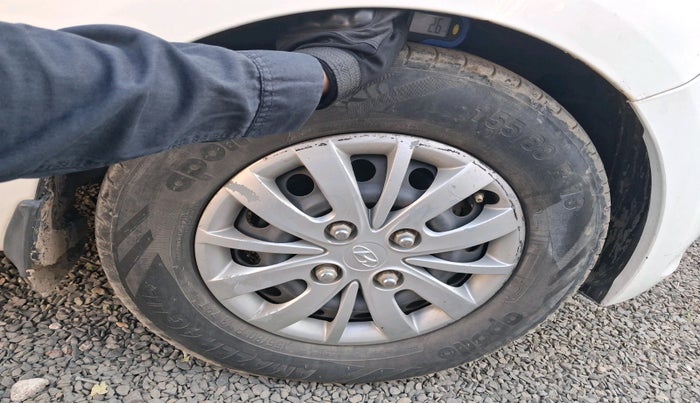 2015 Hyundai i10 SPORTZ 1.1, Petrol, Manual, 70,831 km, tyre