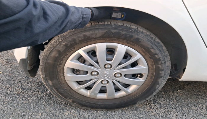 2015 Hyundai i10 SPORTZ 1.1, Petrol, Manual, 70,831 km, tyre