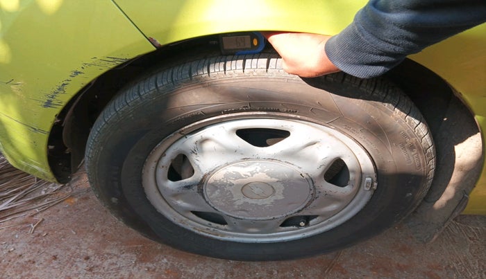 2010 Chevrolet Beat LT PETROL, Petrol, Manual, 1,22,784 km, tyre