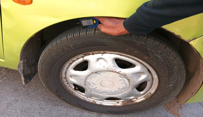 2010 Chevrolet Beat LT PETROL, Petrol, Manual, 1,22,784 km, tyre