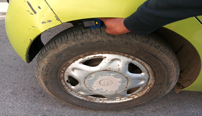 2010 Chevrolet Beat LT PETROL, Petrol, Manual, 1,22,784 km, tyre