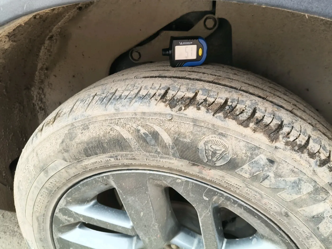 2021 Tata Safari XT PLUS, Diesel, Manual, 1,22,221 km, tyre