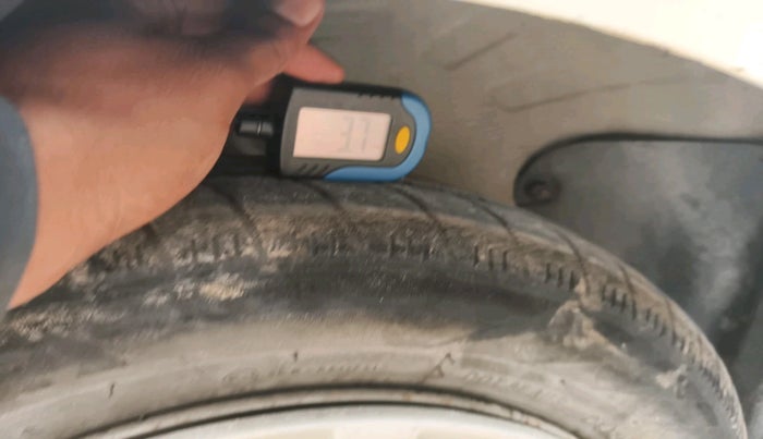 2016 Tata Zest XE PETROL, Petrol, Manual, 61,848 km, tyre