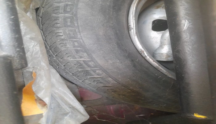 2016 Maruti Alto K10 LXI CNG, Petrol, Manual, 64,971 km, tyre