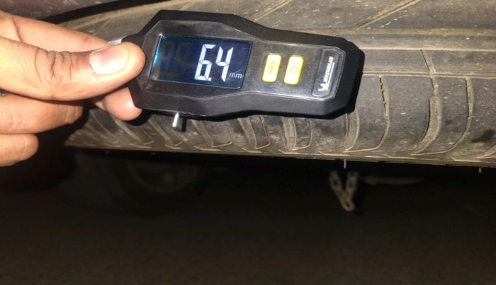 2017 Toyota Innova Crysta 2.8 ZX AT 7 STR, Diesel, Automatic, 58,904 km, tyre