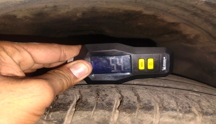 2017 Toyota Innova Crysta 2.8 ZX AT 7 STR, Diesel, Automatic, 58,904 km, tyre