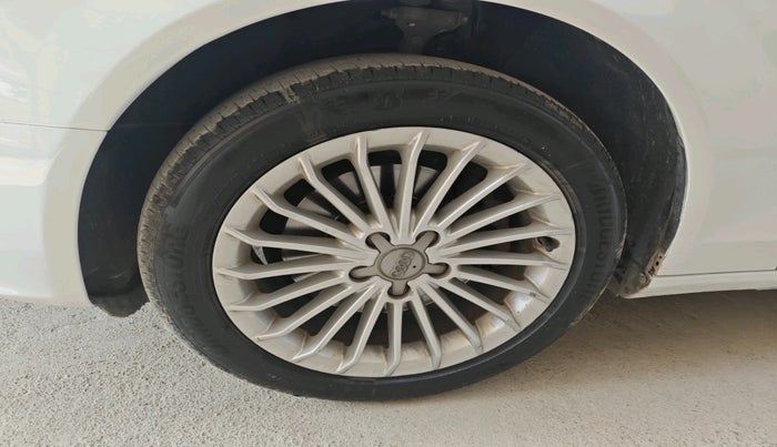 2016 Audi A4 35 TDI Multitronic, Diesel, Automatic, 74,205 km, tyre