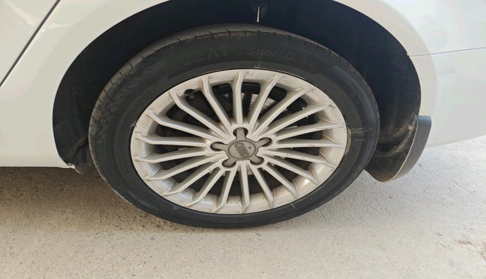 2016 Audi A4 35 TDI Multitronic, Diesel, Automatic, 74,205 km, tyre