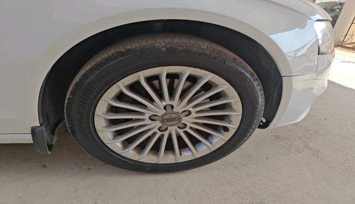 2016 Audi A4 35 TDI Multitronic, Diesel, Automatic, 74,205 km, tyre