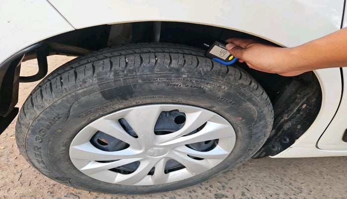 2021 Maruti Swift VXI, Petrol, Manual, 16,226 km, tyre