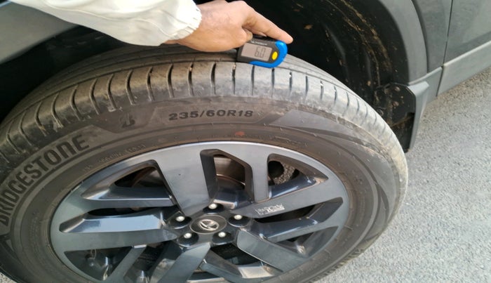 2022 Tata Harrier XZA PLUS 2.0L, Diesel, Automatic, 63,609 km, tyre