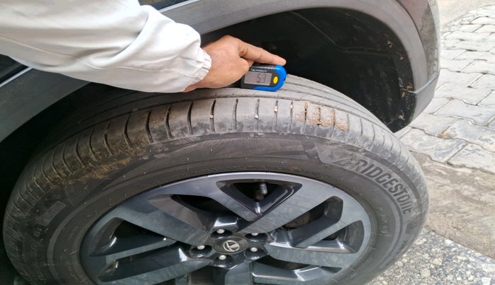 2022 Tata Harrier XZA PLUS 2.0L, Diesel, Automatic, 63,609 km, tyre