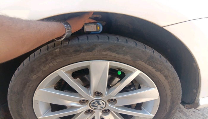 2016 Volkswagen Ameo HIGHLINE DSG 1.5 DIESEL , Diesel, Automatic, 1,11,556 km, tyre