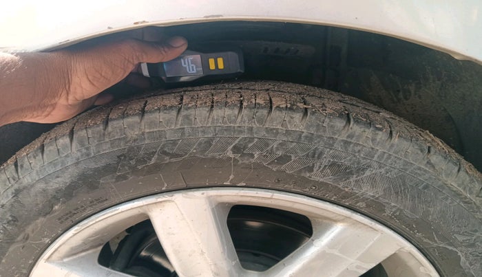 2010 Volkswagen Vento HIGHLINE PETROL AT, Petrol, Automatic, 1,00,793 km, tyre