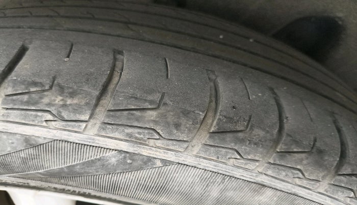 2021 Mahindra XUV300 W8 1.5 DIESEL, Diesel, Manual, 88,594 km, tyre