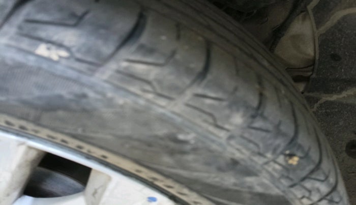 2021 Mahindra XUV300 W8 1.5 DIESEL, Diesel, Manual, 88,594 km, tyre