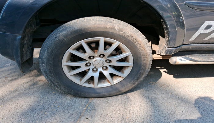 2013 Mitsubishi Pajero Sport 2.5 MT 4X4, Diesel, Manual, 83,564 km, tyre