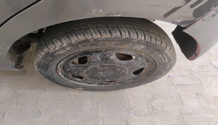 2012 Chevrolet Beat PS PETROL, Petrol, Manual, 3,23,303 km, tyre