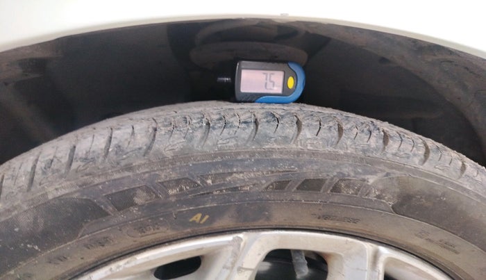 2016 Ford Ecosport TITANIUM 1.5L PETROL, Petrol, Manual, 1,18,024 km, tyre