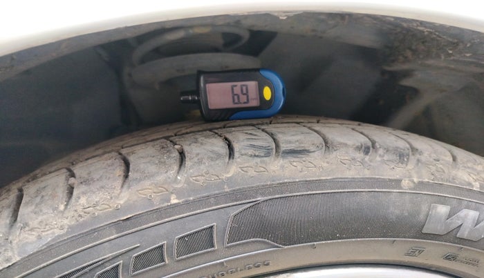 2016 Ford Ecosport TITANIUM 1.5L PETROL, Petrol, Manual, 1,18,024 km, tyre