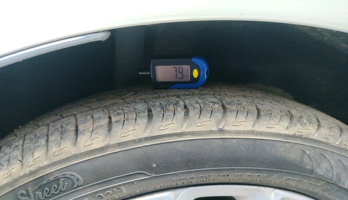 2016 Ford Ecosport TITANIUM 1.5L PETROL, Petrol, Manual, 1,18,024 km, tyre