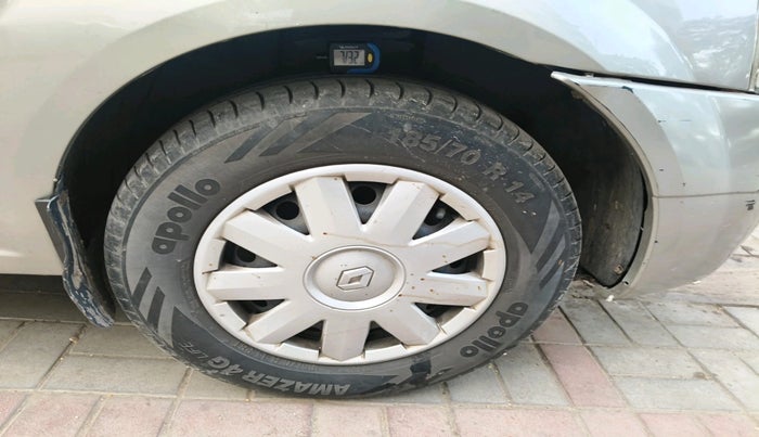 2011 Mahindra Renault Logan GLX 1.4, Petrol, Manual, 34,705 km, tyre