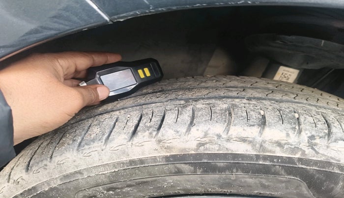 2024 Volkswagen VIRTUS Topline 1.0 TSI MT (Electric Seats), Petrol, Manual, 23,601 km, tyre